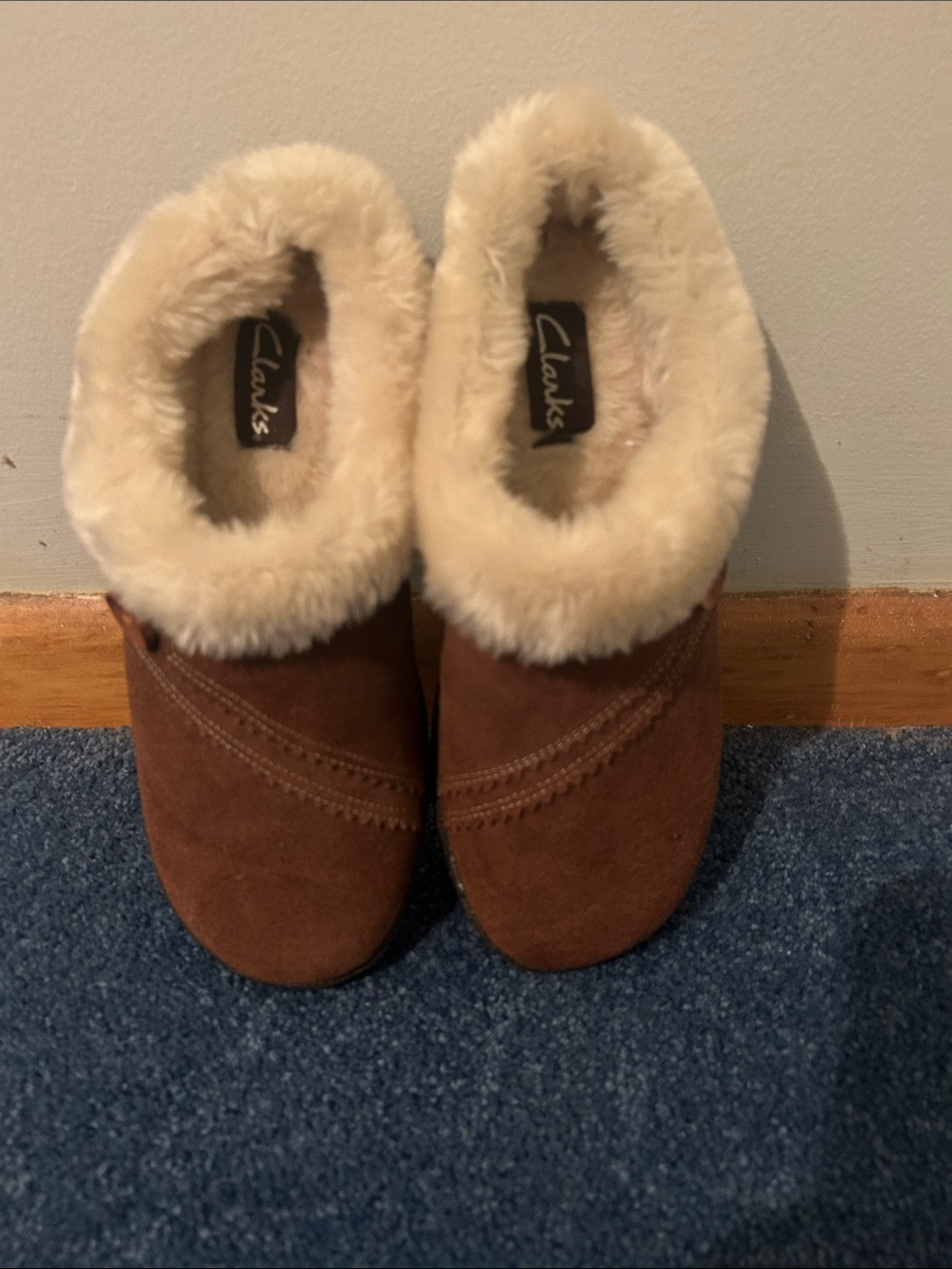 Clarks Women's Brown Suede Slippers with Cream Shearling Collar